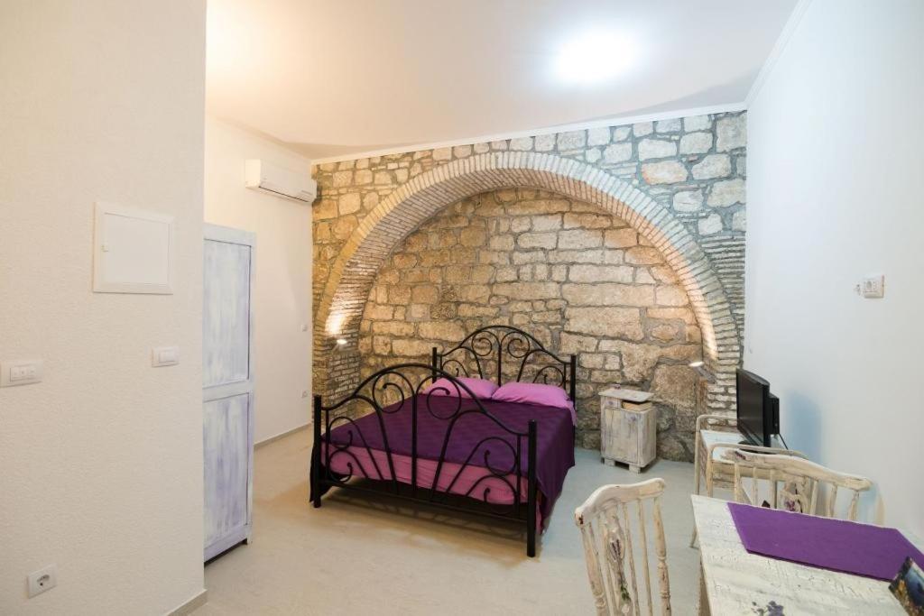 Old Town Budget Apartment Dubrovnik Bagian luar foto