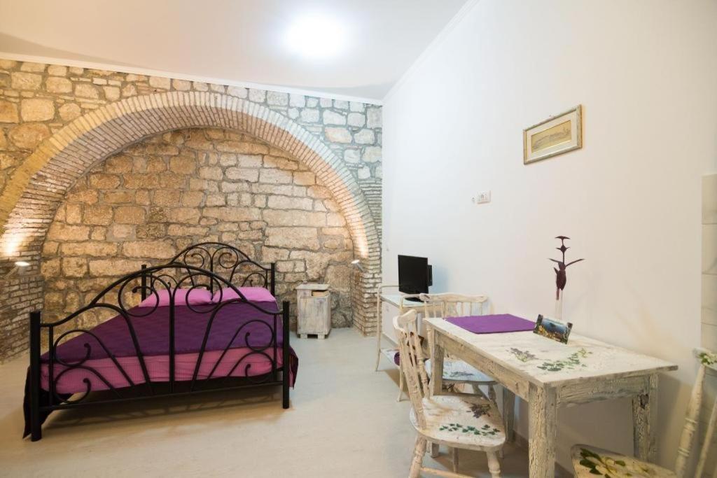 Old Town Budget Apartment Dubrovnik Bagian luar foto