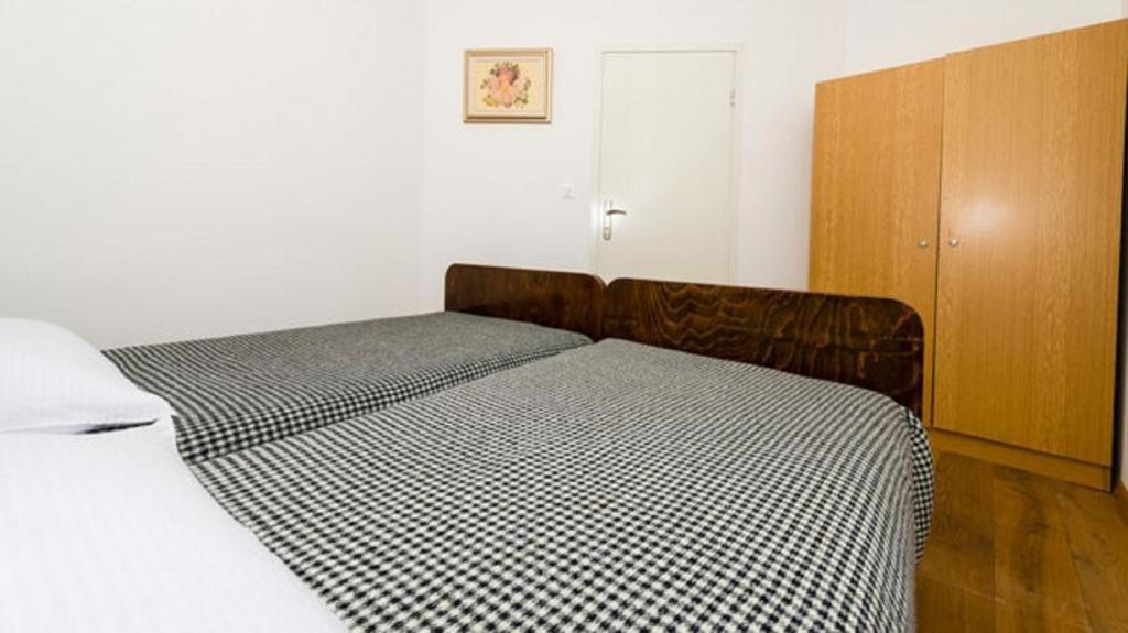 Old Town Budget Apartment Dubrovnik Bagian luar foto