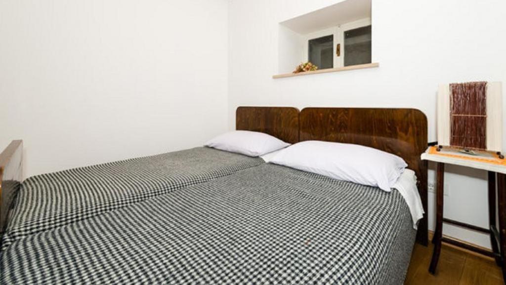 Old Town Budget Apartment Dubrovnik Bagian luar foto
