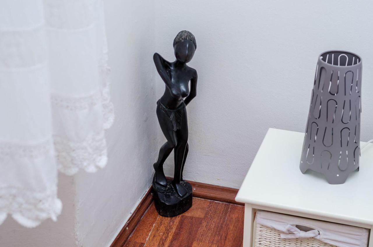 Old Town Budget Apartment Dubrovnik Bagian luar foto