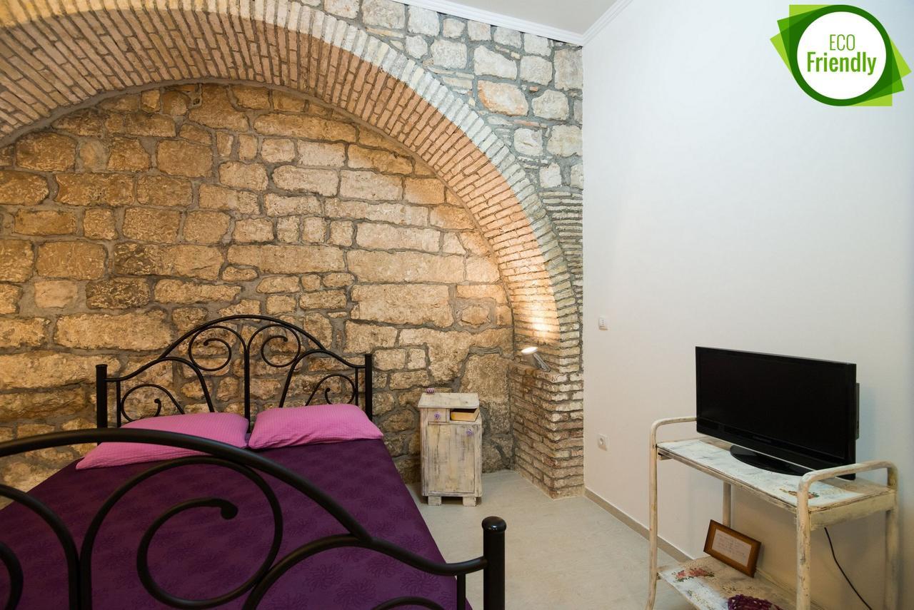Old Town Budget Apartment Dubrovnik Bagian luar foto